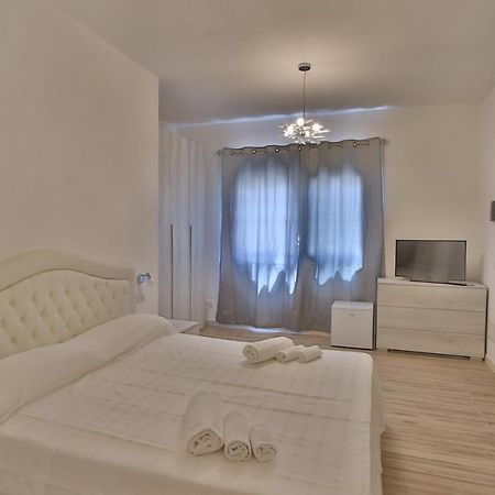 Les Chambres Au Centre Сан-Теодоро Экстерьер фото