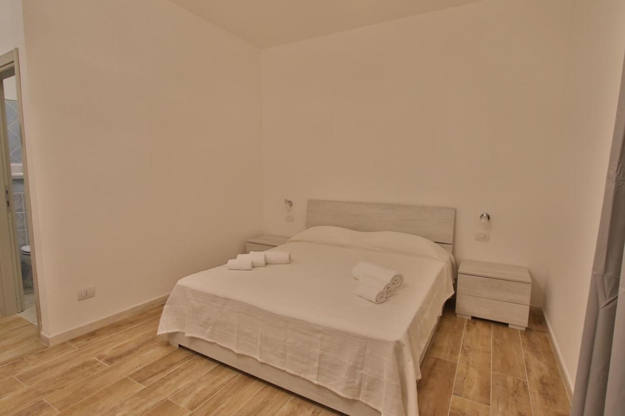 Les Chambres Au Centre Сан-Теодоро Экстерьер фото